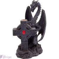 Drache mit keltischem Kreuz und rotem Kristall